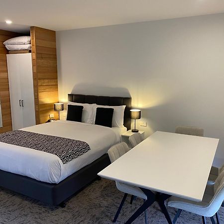 Sovereign Park Motor Inn 밸러랫 외부 사진