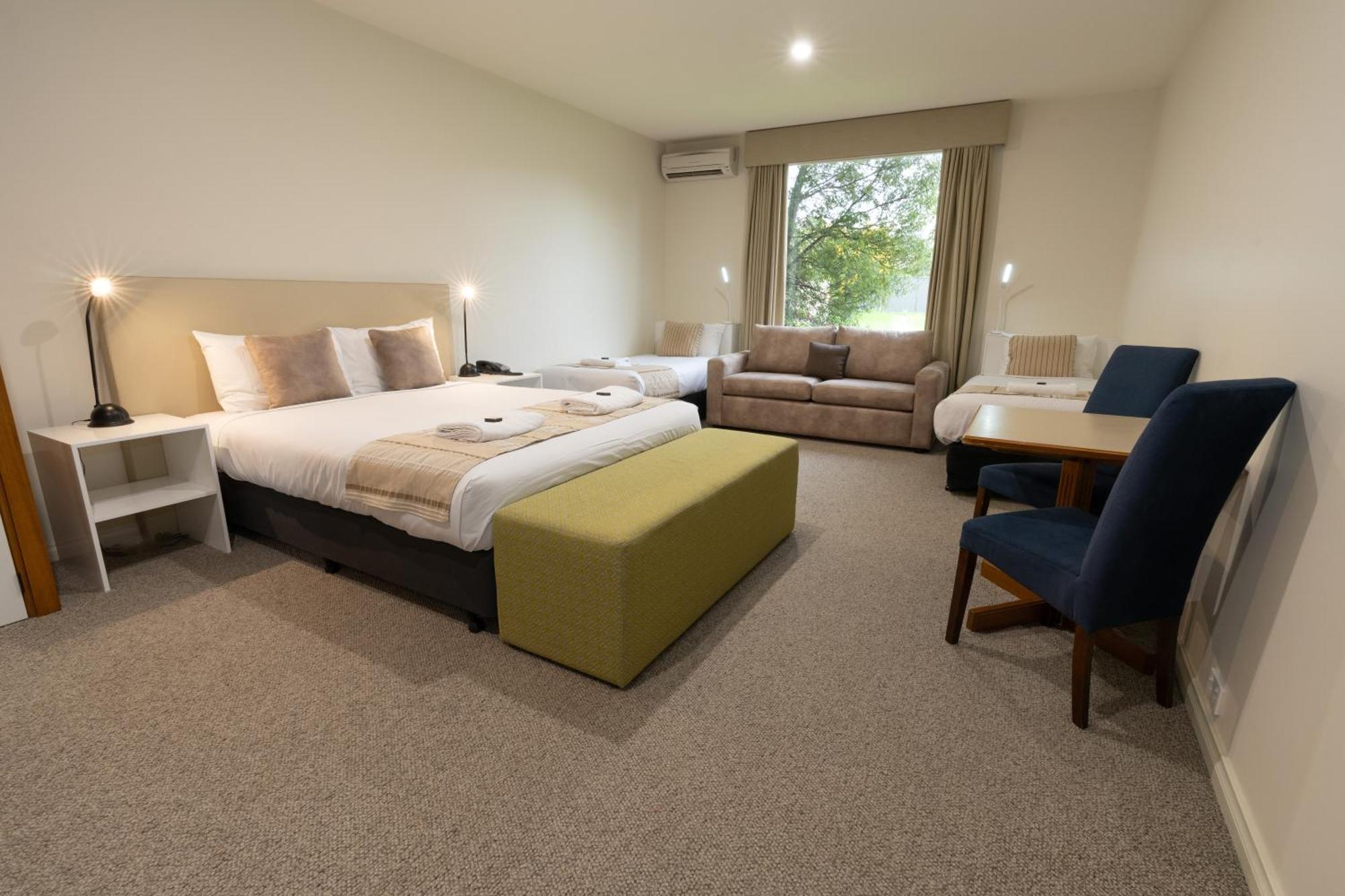 Sovereign Park Motor Inn 밸러랫 외부 사진