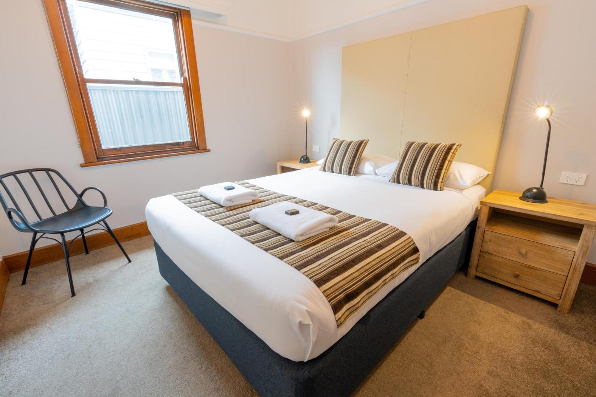 Sovereign Park Motor Inn 밸러랫 외부 사진