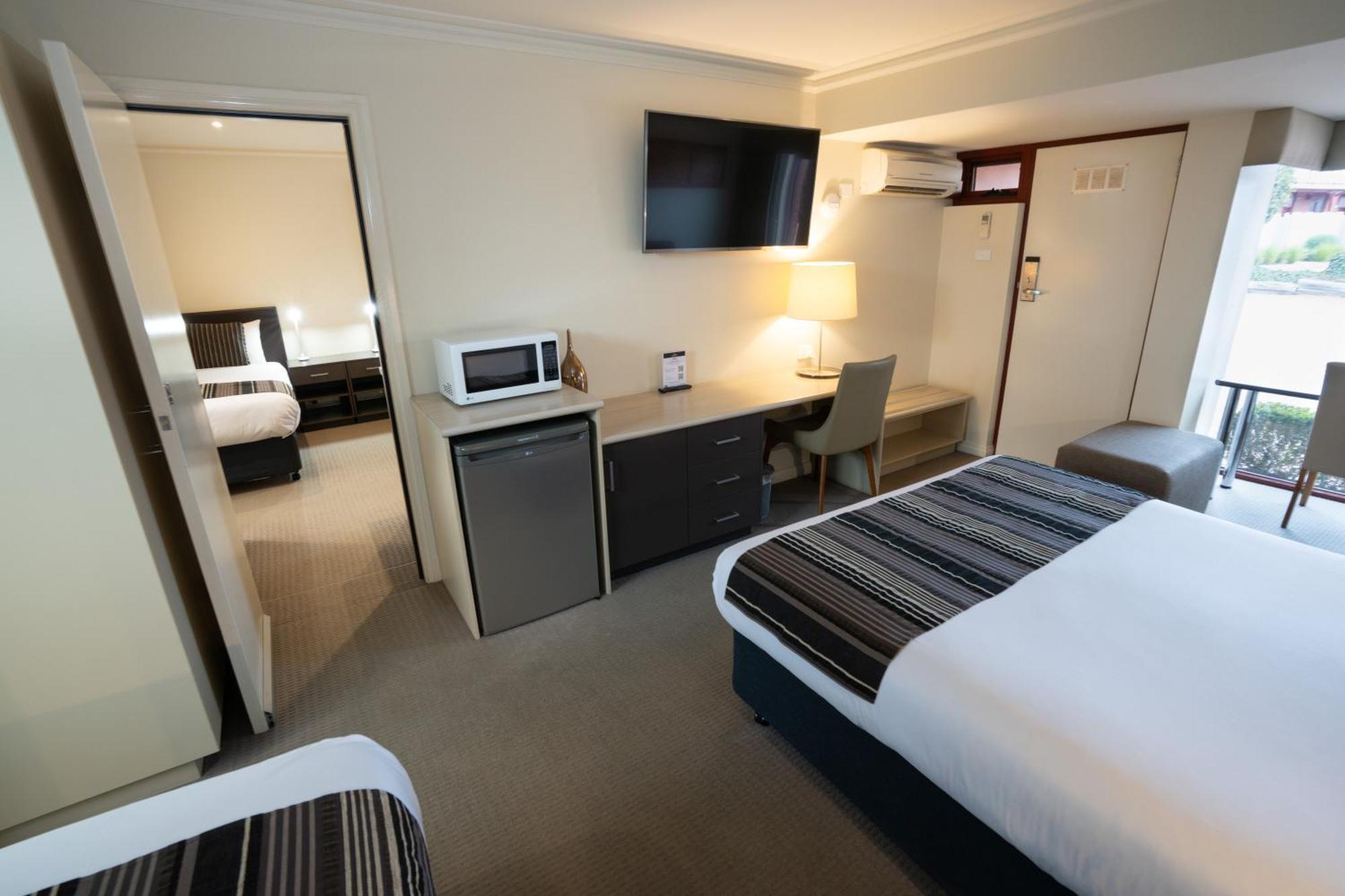 Sovereign Park Motor Inn 밸러랫 외부 사진