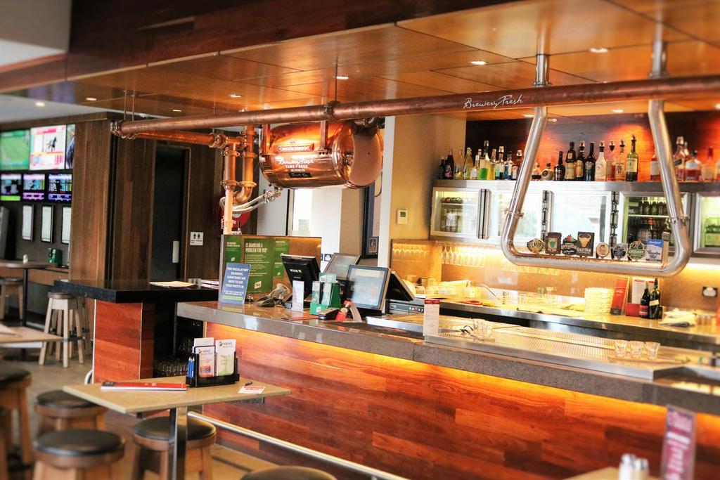 Sovereign Park Motor Inn 밸러랫 외부 사진