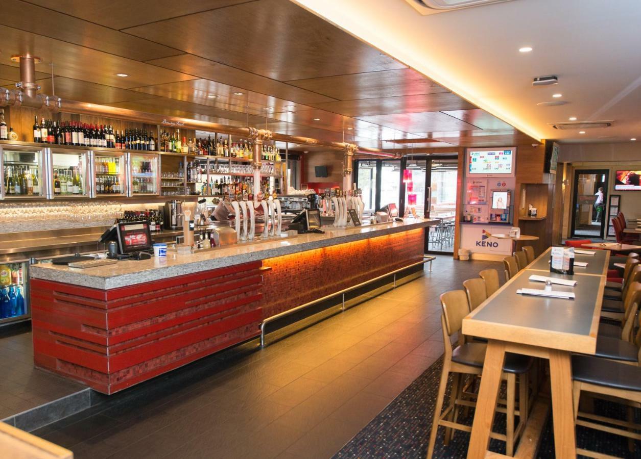 Sovereign Park Motor Inn 밸러랫 외부 사진